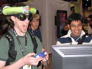 //www.newgrounds.com/imgs/lit/comiccon2005_show_13.jpg